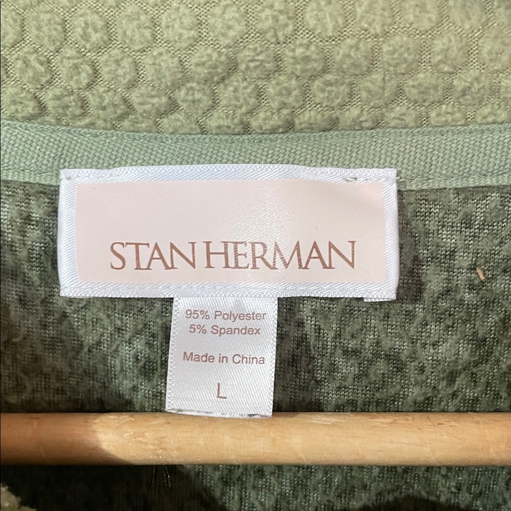Stan Herman - Women's Green Zip-Up Sweater - Picture 2 of 6
